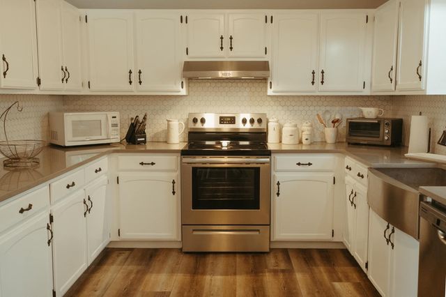 60 Montego Drive, Kimberling City, MO 65686