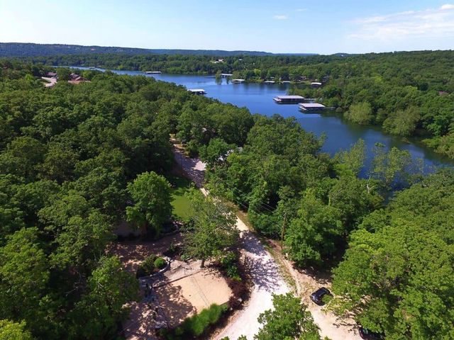 60 Montego Drive, Kimberling City, MO 65686