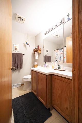 204 Cambridge AVENUE, Waukesha, WI 53188