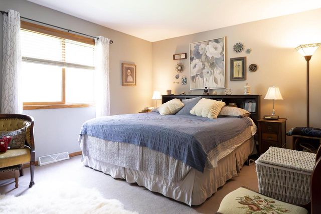 204 Cambridge AVENUE, Waukesha, WI 53188