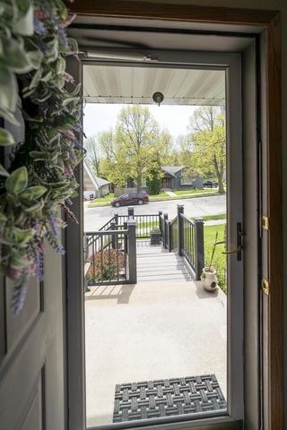 204 Cambridge AVENUE, Waukesha, WI 53188