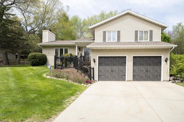 204 Cambridge AVENUE, Waukesha, WI 53188