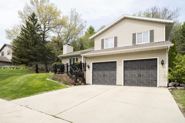 204 Cambridge AVENUE, Waukesha, WI 53188