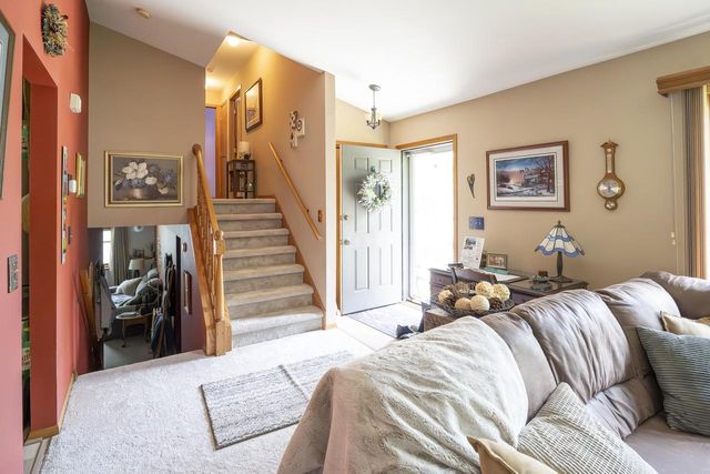 204 Cambridge AVENUE, Waukesha, WI 53188