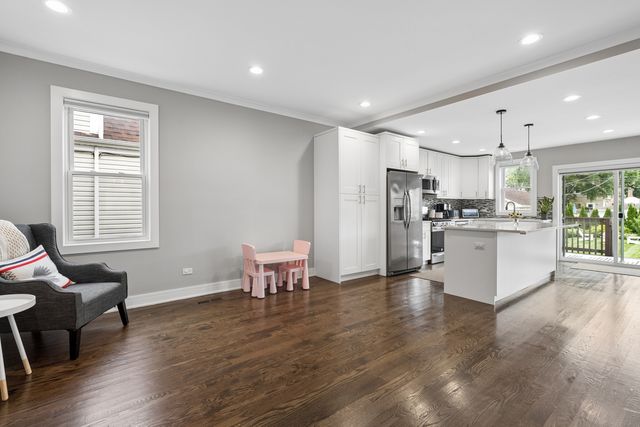 6028 N Newburg Avenue, Chicago, IL 60631