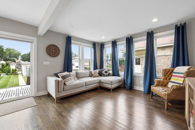 6028 N Newburg Avenue, Chicago, IL 60631