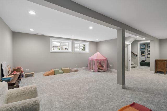 6028 N Newburg Avenue, Chicago, IL 60631