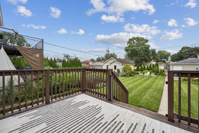 6028 N Newburg Avenue, Chicago, IL 60631