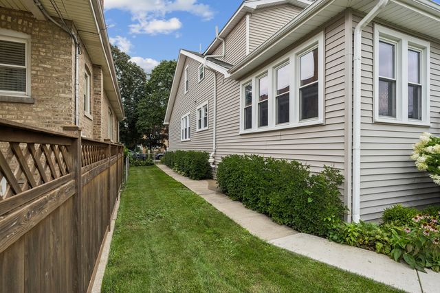 6028 N Newburg Avenue, Chicago, IL 60631