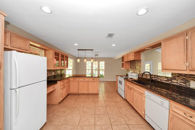 214 County Road 347 S, Cleveland, TX 77327