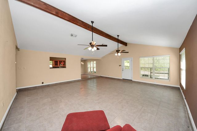 214 County Road 347 S, Cleveland, TX 77327