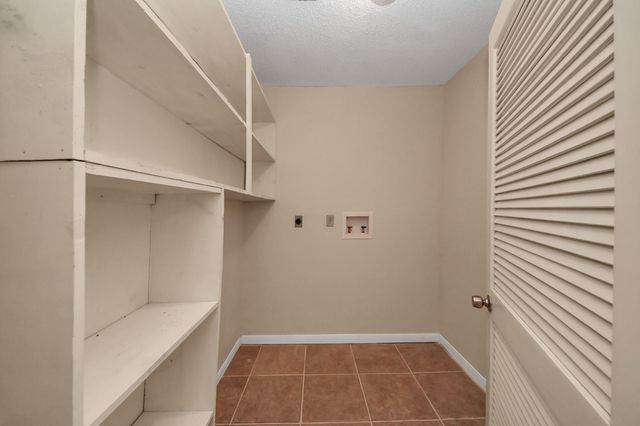 214 County Road 347 S, Cleveland, TX 77327