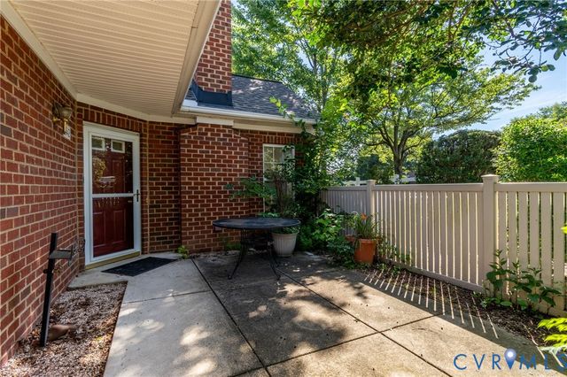 1542 Patriot Cir, Glen Allen, VA 23059