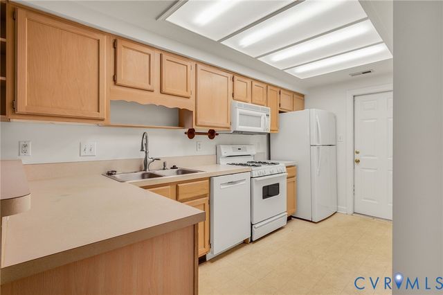 1542 Patriot Cir, Glen Allen, VA 23059