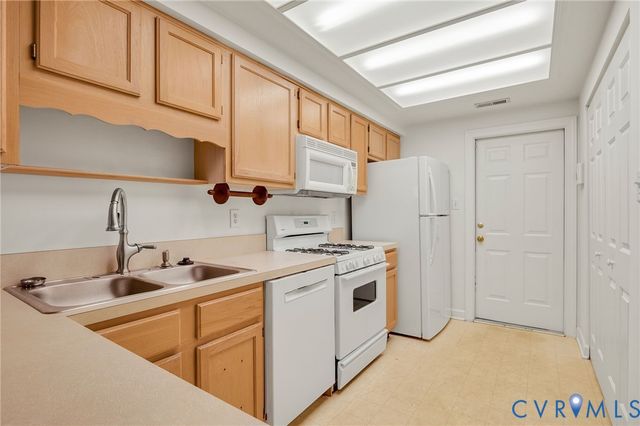 1542 Patriot Cir, Glen Allen, VA 23059