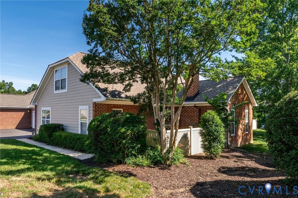 1542 Patriot Cir, Glen Allen, VA 23059