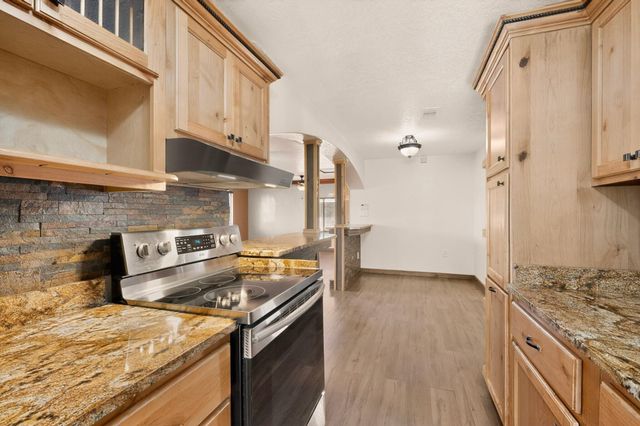 4008 Flora Vista Avenue SW, Albuquerque, NM 87121