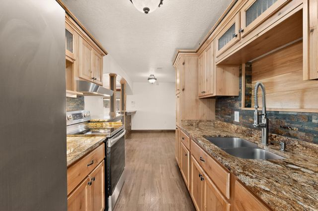 4008 Flora Vista Avenue SW, Albuquerque, NM 87121