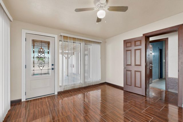 4008 Flora Vista Avenue SW, Albuquerque, NM 87121