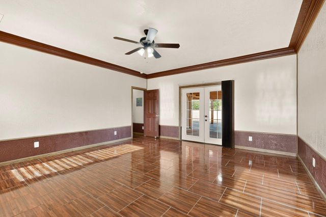 4008 Flora Vista Avenue SW, Albuquerque, NM 87121