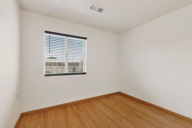 4008 Flora Vista Avenue SW, Albuquerque, NM 87121