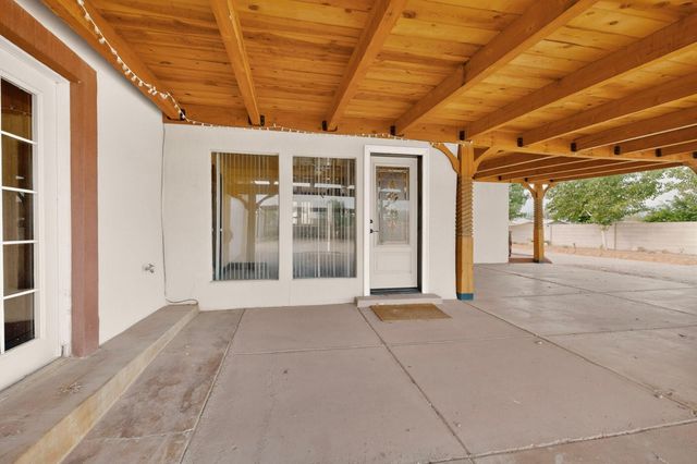 4008 Flora Vista Avenue SW, Albuquerque, NM 87121