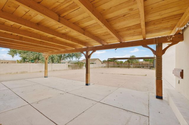 4008 Flora Vista Avenue SW, Albuquerque, NM 87121