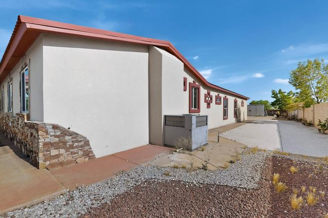 4008 Flora Vista Avenue SW, Albuquerque, NM 87121