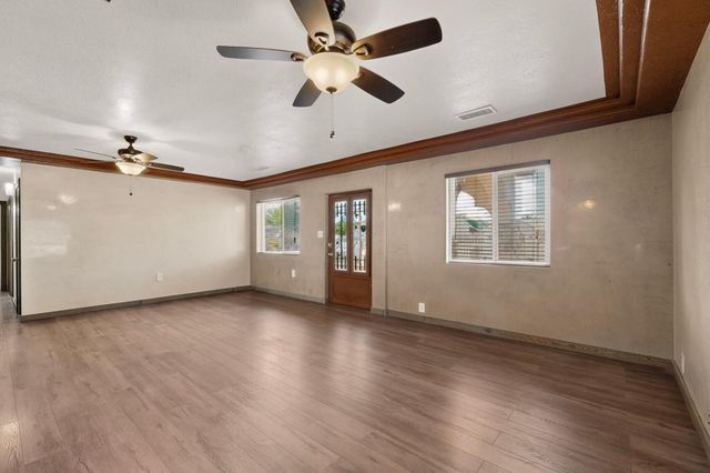 4008 Flora Vista Avenue SW, Albuquerque, NM 87121