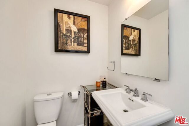 816 N Mccadden Place, Los Angeles, CA 90038