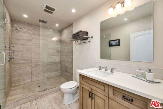 816 N Mccadden Place, Los Angeles, CA 90038