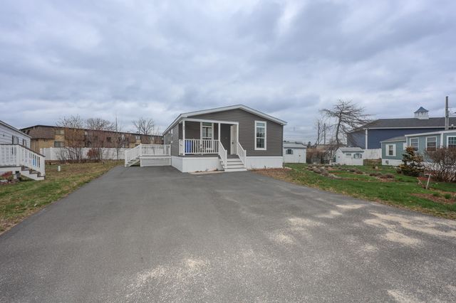 11 Hagop Road, Salem, NH 03073