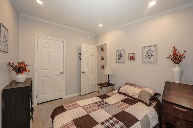 11 Hagop Road, Salem, NH 03073