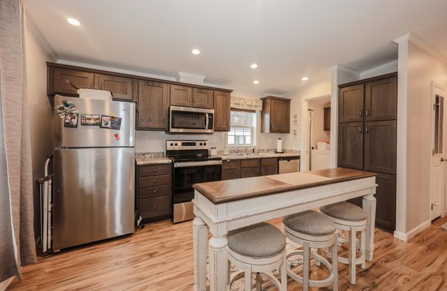 11 Hagop Road, Salem, NH 03073