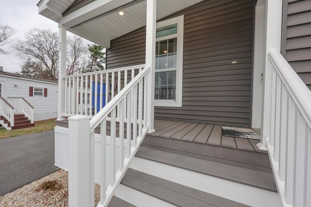 11 Hagop Road, Salem, NH 03073