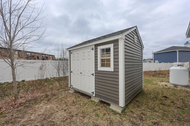 11 Hagop Road, Salem, NH 03073
