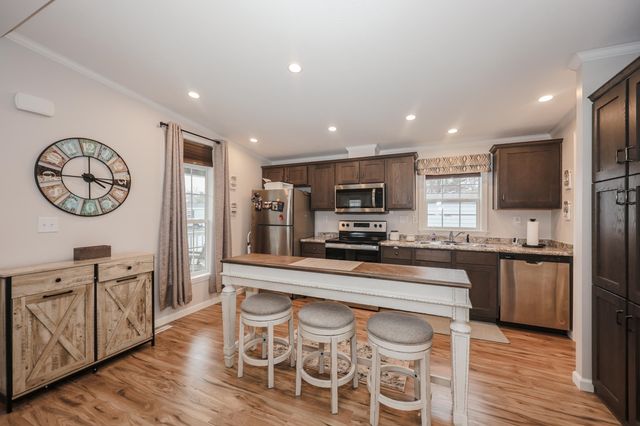 11 Hagop Road, Salem, NH 03073