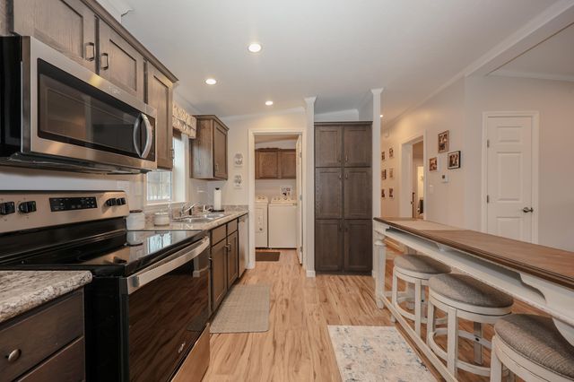 11 Hagop Road, Salem, NH 03073