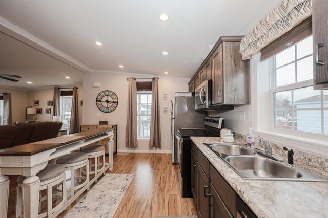 11 Hagop Road, Salem, NH 03073