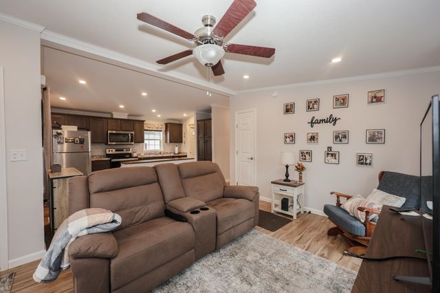 11 Hagop Road, Salem, NH 03073
