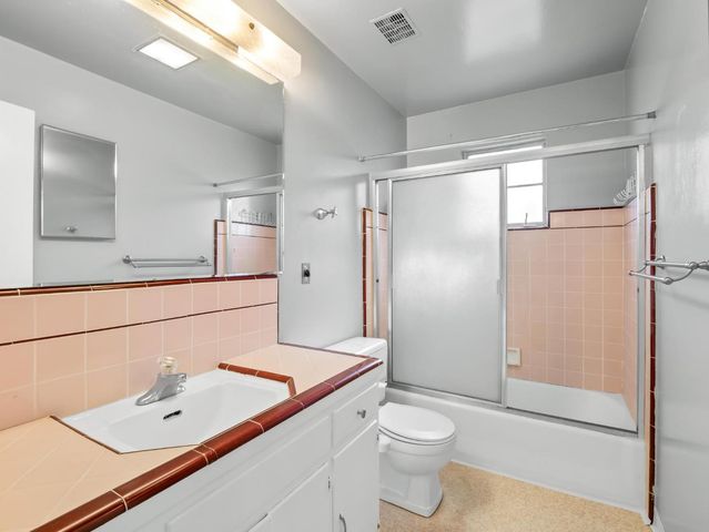 5491 E Dakota Avenue, Fresno, CA 93727