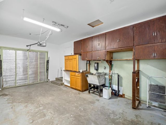 5491 E Dakota Avenue, Fresno, CA 93727