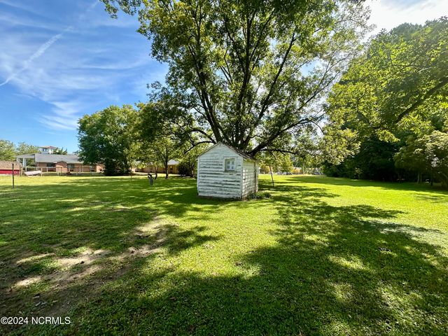 114 Rhodes Avenue, Windsor, NC 27983