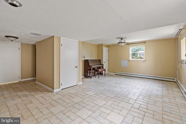 2 SAINT PATS CIR, Elkton, MD 21921