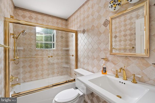 2 SAINT PATS CIR, Elkton, MD 21921