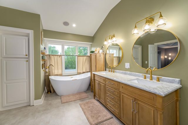 116 N Rainbow Lake Rd, Wichita, KS 67235