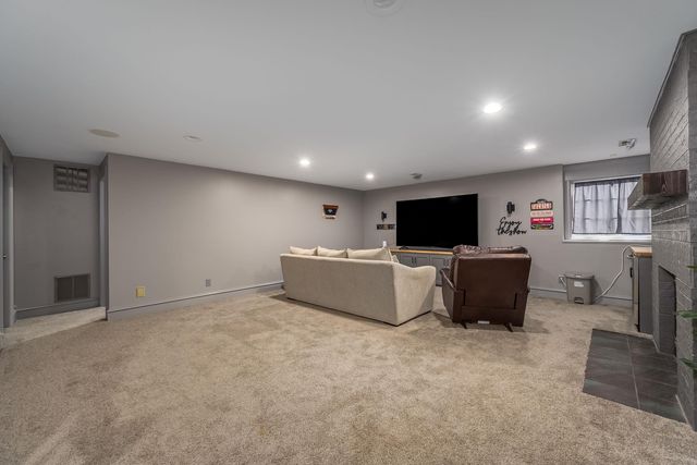 116 N Rainbow Lake Rd, Wichita, KS 67235