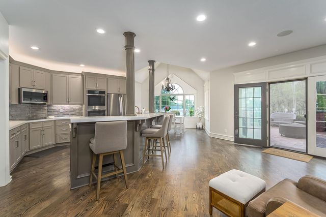 116 N Rainbow Lake Rd, Wichita, KS 67235