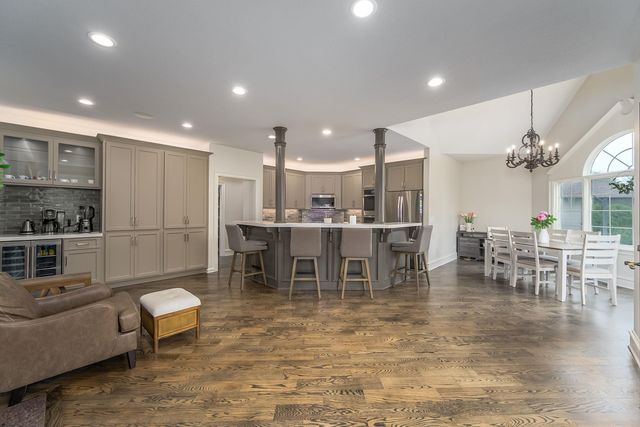 116 N Rainbow Lake Rd, Wichita, KS 67235