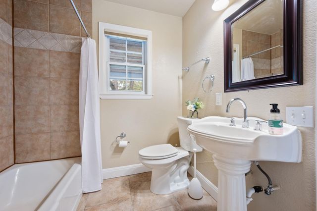 3811 Byron DR, Austin, TX 78704